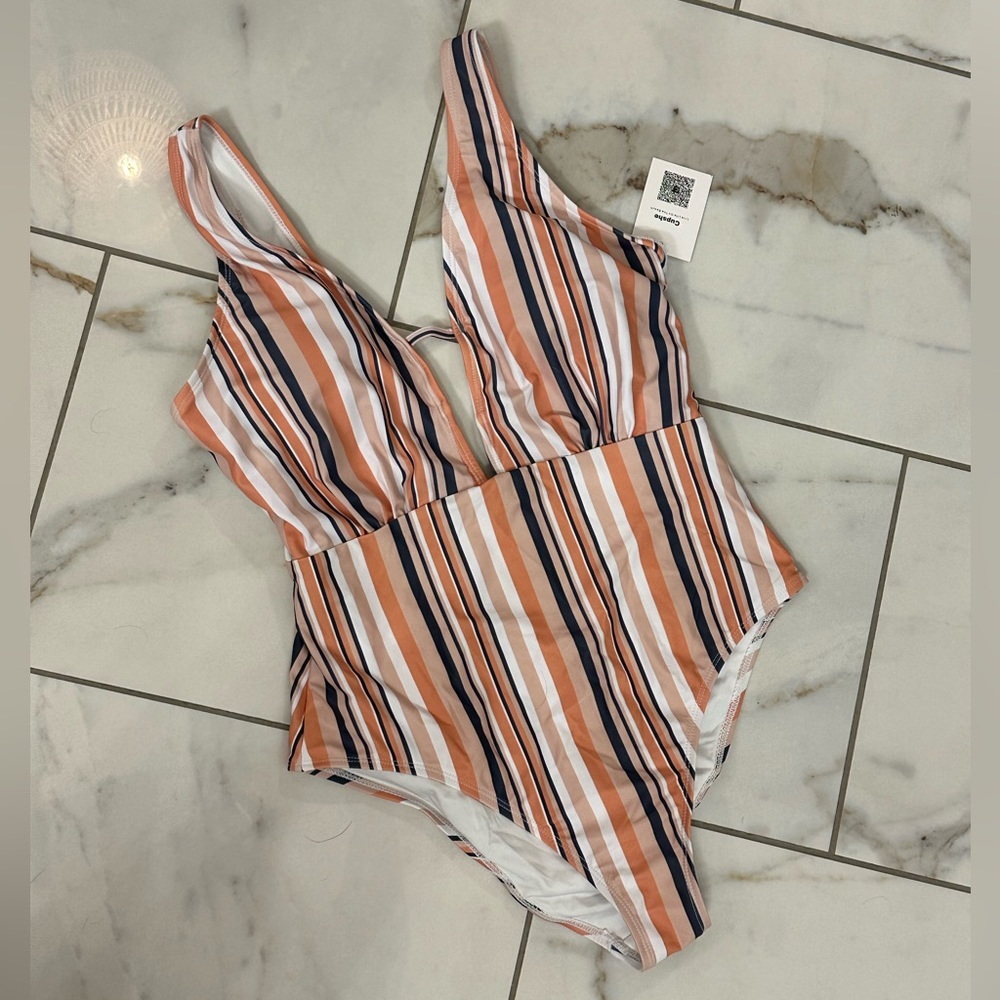 NWT Cupshe Bathing suit